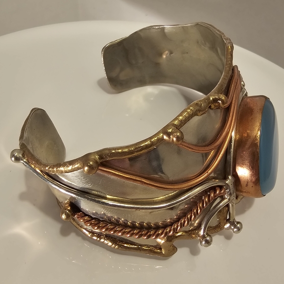 RARE Vintage Chalcedony Gemstone  Handmade Artisian Cuff Bracelet Hand-Hammered - Picture 3 of 9